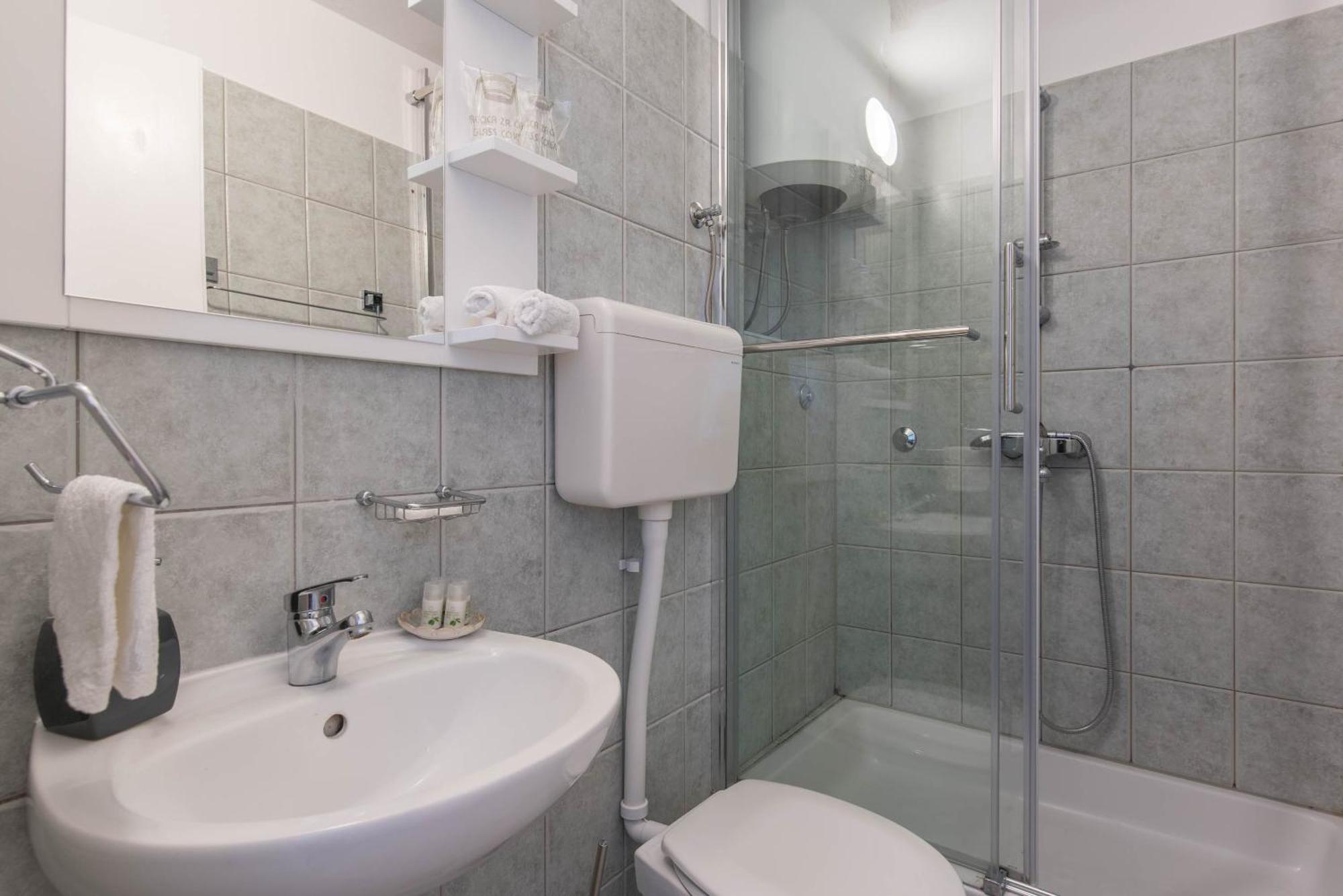 Beachfront Apartments Zanic Podstrana Pokój zdjęcie