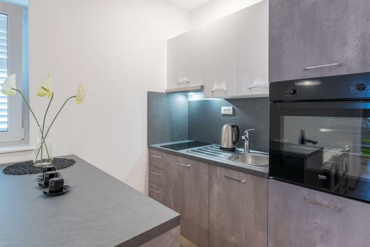 Beachfront Apartments Zanic Podstrana Zewnętrze zdjęcie